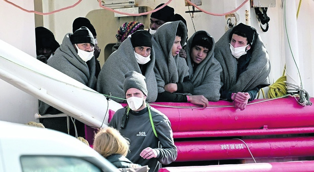 Migranti, verso lo stato di emergenza nelle Regioni degli sbarchi