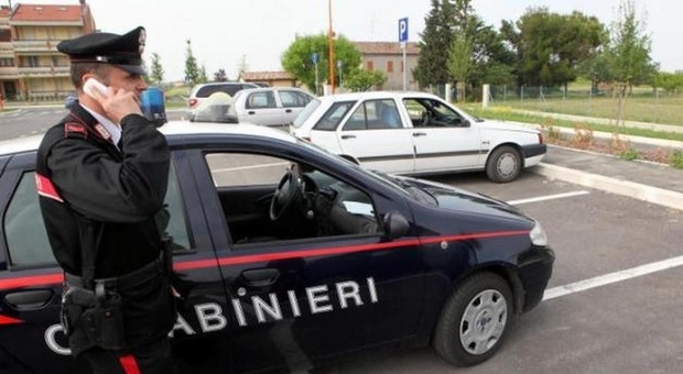 Fabrica di Roma, coppia torna dalla Romania e occupa una casa: l'arresto dei carabinieri