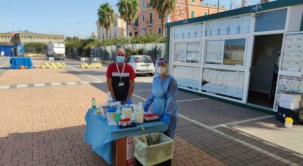 Coronavirus, attivato il drive-in nel porto di Civitavecchia: ieri 3.883 tamponi nel Lazio