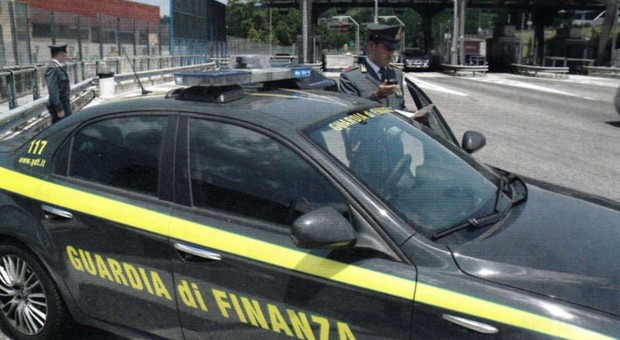 Ancona, sequestrati 250mila euro per fidejussioni false: due denunce