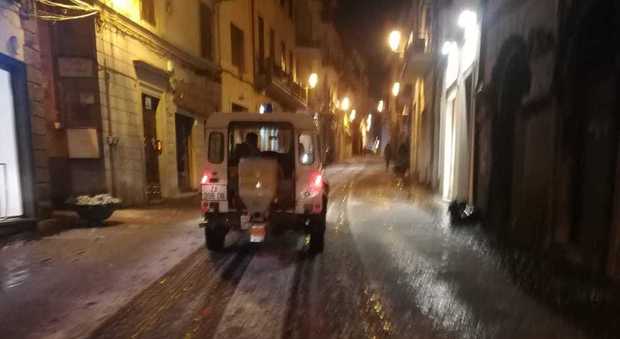 Nevicata su Velletri, mezzi spargisale in azione tutta la notte