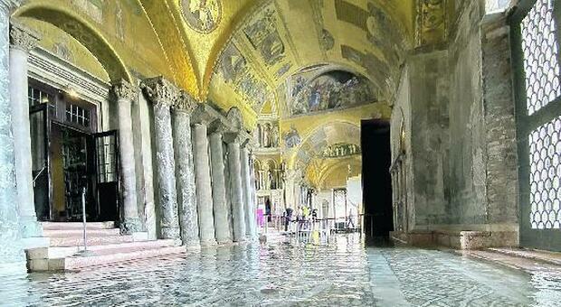 La basilica di San Marco allagata