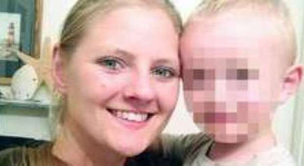 Dramma in Usa, a due anni prende la pistola e uccide la madre di 29