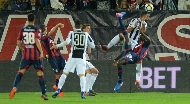 Crotone-Juventus 1-1: torna “l'incubo rovesciata”, Simy frena la corsa di Allegri
