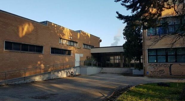 Ex Carducci, sbloccati dal Ministero 5 milioni per la ricostruzione della sede del Nolfi. Altri 15 per il campus di Fano
