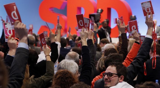 Germania, i socialdemocratici dicono sì al governo con Merkel
