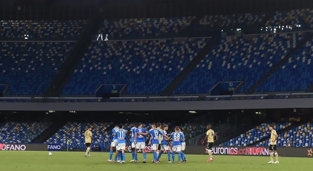 Campionato a porte chiuse: il Napoli rimborsa i propri tifosi