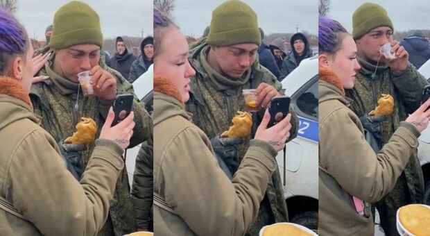 Soldato russo in lacrime, una donna ucraina lo sfama e gli fa telefonare la mamma