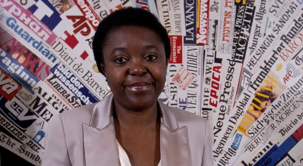 Cecile Kyenge contro il Natale, torna la bufala sull'ex ministra che vorrebbe vietare le celebrazioni