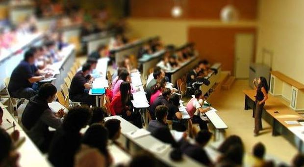 Università, la fuga dai test di accesso: in due anni crollano gli iscritti: meno 35mila