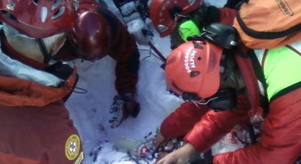 Slavina travolge scialpinisti: 2 feriti. Gli altri sei illesi per miracolo