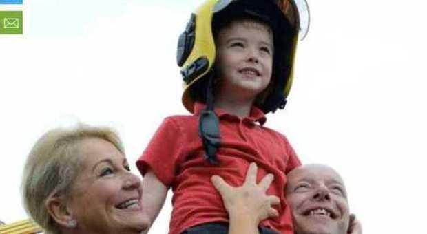 Liam, baby eroe a 4 anni: scoppia l'incendio a scuola, lui lancia l'allarme e salva la vita a 167 bambini