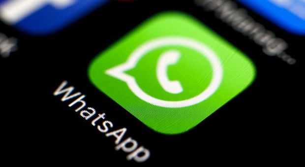 WhatsApp in tilt in mezzo mondo nel giorno di Capodanno: "Ci scusiamo per il disagio"