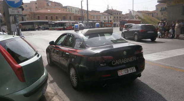 Ancona, litigano per l'affitto In agenzia arrivano i carabinieri