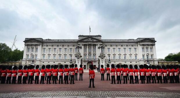 Royal family e razzismo, Buckingham Palace discriminava le minoranze etniche? Ecco i documenti segreti