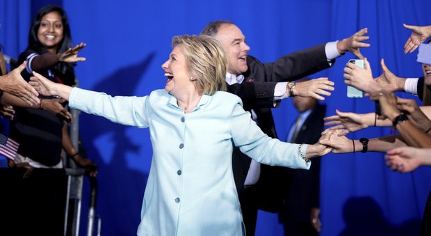 Hillary Clinton fa la storia: prima candidata donna alla Casa Bianca, conquistata la nomination