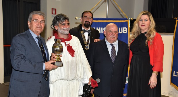 Premio Cipressino d'oro in Toscana al Pulcinella della legalità Iannelli