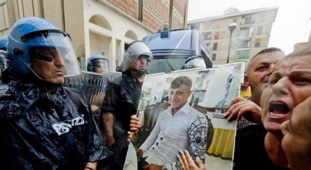 Ragazzo ucciso da un carabiniere, Boldrini: fare chiarezza. Alfano: Napoli è una trincea