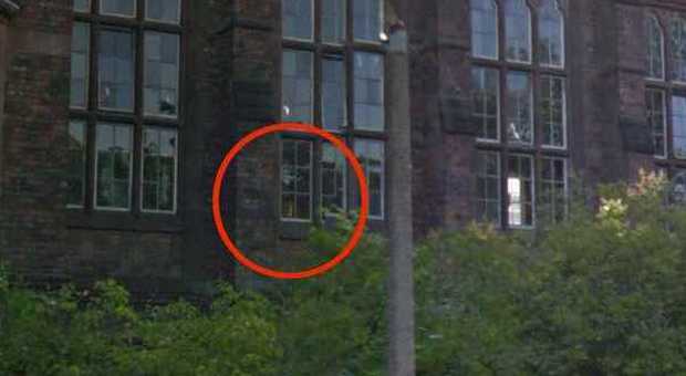 Il bimbo fantasma dell'orfanotrofio avvistato su Google Street View