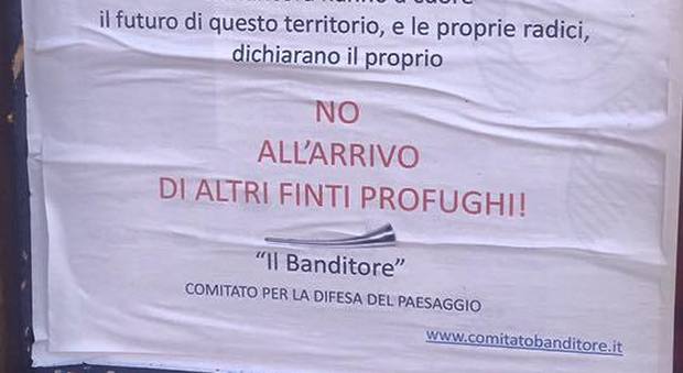 Ecco chi si cela dietro i manifesti anti-immigrati in Campania
