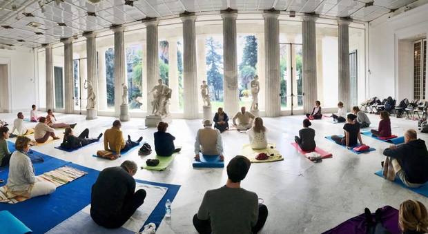 Dopo i musei le certose: Napoli e Capri unite dallo yoga