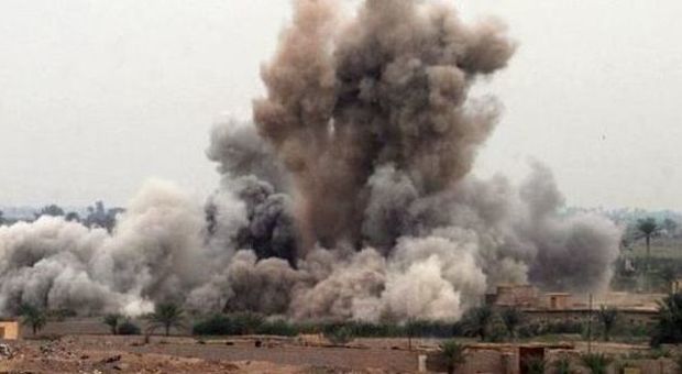 Aerei francesi bombardano Raqqa colpito il centro di comando dell'Isis