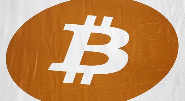 Bitcoin sotto quota 5.000 dollari