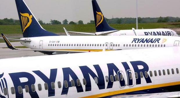 Due anziani passeggeri sbagliano il check-in e Ryanair fa pagare la procedura con 130 euro. La figlia indignata: «Vergogna, per stampare due foglietti»