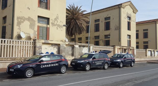 Ostia, controlli antidroga all'ex colonia Vittorio Emanuele: sequestrato hashish