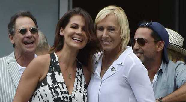 US Open, la Navratilova si dichiara in diretta: chiede alla sua compagna Julia di sposarla