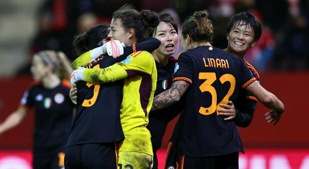 Impresa Roma femminile: da 2-0 a 2-2 contro il Bayern Monaco: inizia con un pari la Champions League