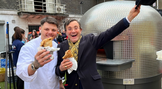 La pizza napoletana trionfa a Bruxelles: mille pizze “a portafoglio” e un premio per Bernardo D’Annolfo