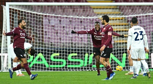Salernitana-Lazio, prima vittoria per Inzaghi: Kastanos e Candreva ribaltano il gol di Immobile (2-1)