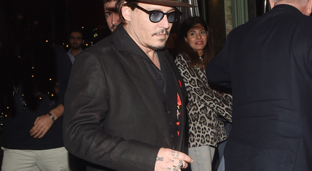 Johnny Depp irriconoscibile: stanco e ingrassato cena