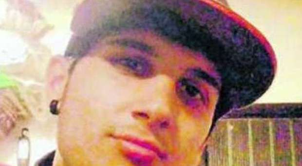 Francesco, 21 anni, ucciso a Birmingham: fatali le coltellate dal coinquilino