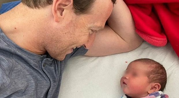Mark Zuckerberg, nata la terza figlia Aurelia: «Benvenuta al mondo, sei una benedizione»