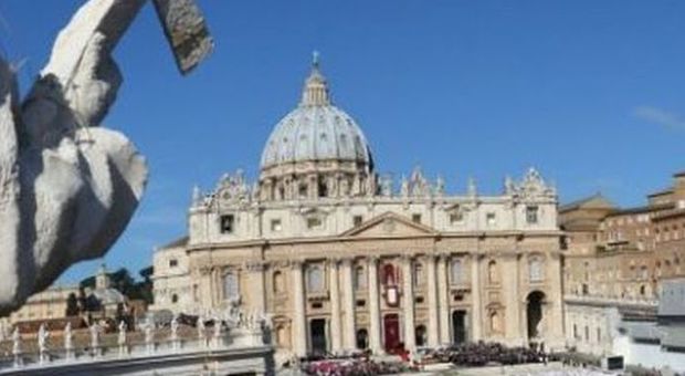 Roma, drone su piazza San Pietro: denunciato un americano