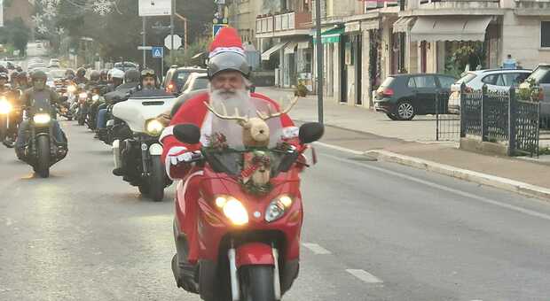 Babbo Natale sulla moto a Centobuchi