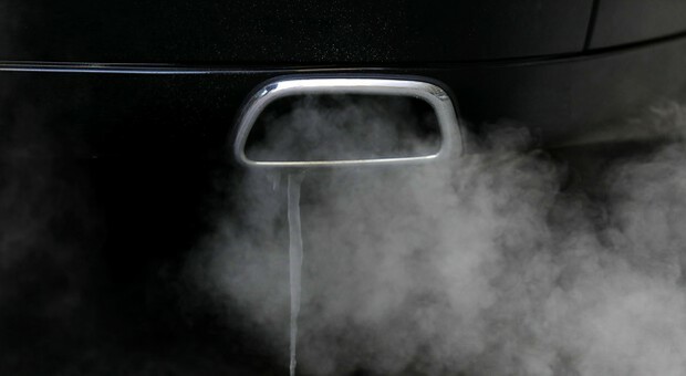 Dieselgate: Pe, test Ue su emissioni auto solo su strada
