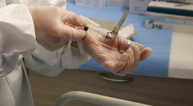 Covid, in Puglia aumentano i contagi: resta bassa la copertura vaccinale