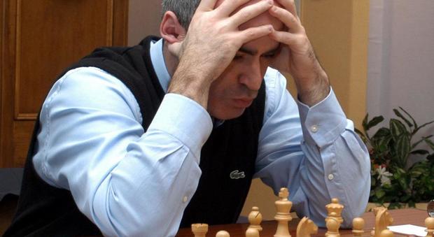 Torna il «re degli scacchi»: Kasparov disputerà un torneo