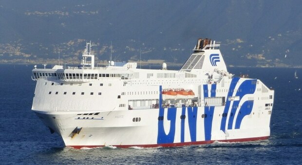 Caso sospetto di Covid su un traghetto a Genova: test per 468 passeggeri