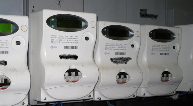 Era ai domiciliari e rubava energia elettrica nella casa ater: arrestato Energia elettrica casa
