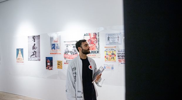 Mengoni, visita alla mostra fotografica dedicata a Muhammad Ali al Pan di Napoli