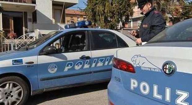 Pesaro: non si ferma all'alt della polizia e l'arrestano con cocaina e eroina