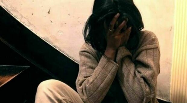 Pusher nigeriano stupra 30enne in un palazzo occupato a Tor Cervara. Era stata minacciata con un coltello alla gola