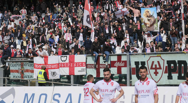 Padova, sfuma la promozione diretta: battuto in casa dalla Virtus Verona. Promosso il Sudtirol. Ora i playoff