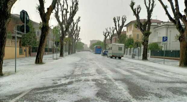 Tempesta d'acqua e grandine, task force a Pesaro e sopralluoghi nelle zone più colpite