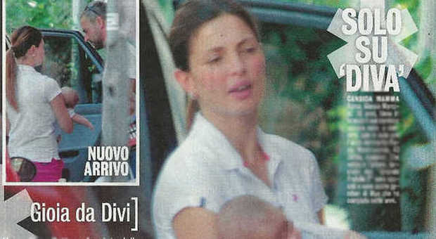 Flavio Montrucchio e Alessia Mancini con i due figli a Roma