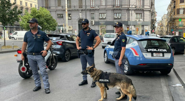 La Polizia in azione a Porta Capuana